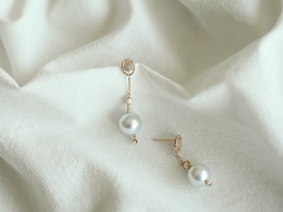 Gray Rough Diamond, Cognac Diamond, Saltwater Pearl Chain Earrings 18K 그레이 러프 다이아몬드, 꼬냑 다이아몬드, 해수 진주 체인 귀걸이